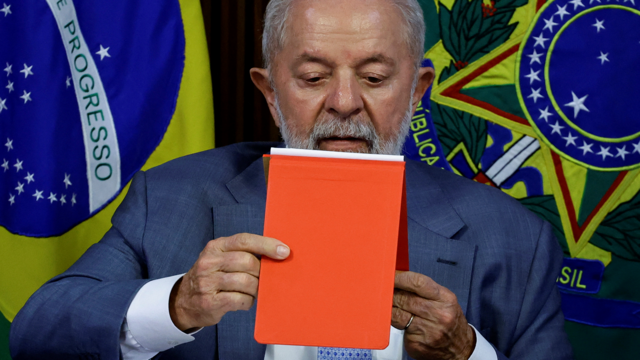 A Erosão da Confiança no Governo Brasileiro sob o Comando do Lula